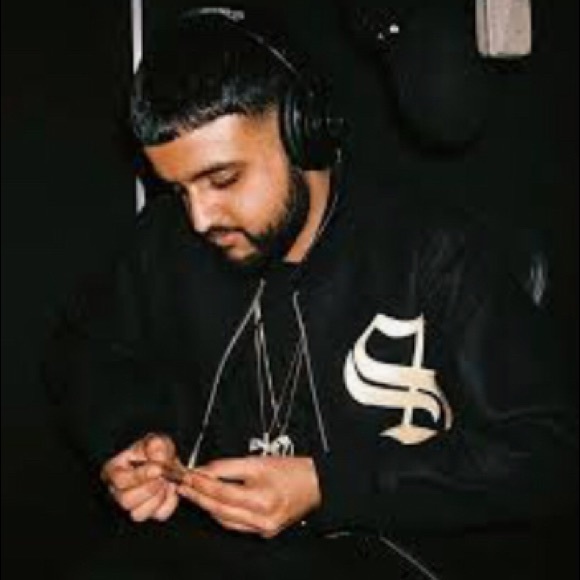 Meet your Posher, Josh - Picture 1 of 1